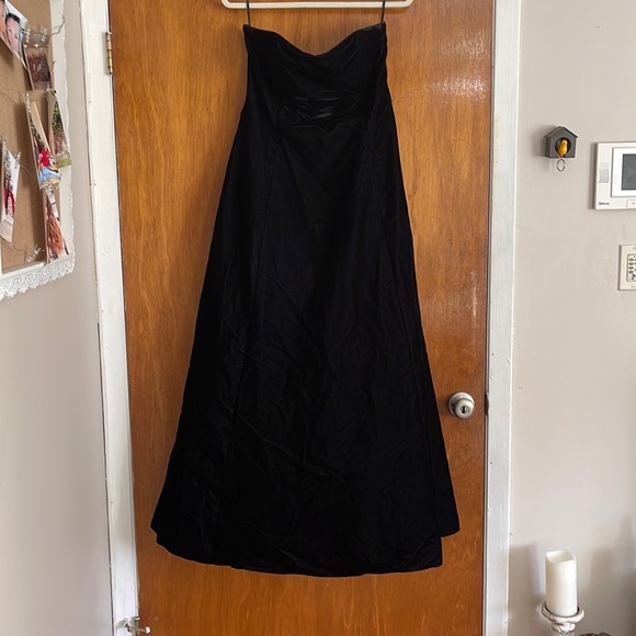 Scott McClintock Dresses & Skirts - Black Velvet Prom dress